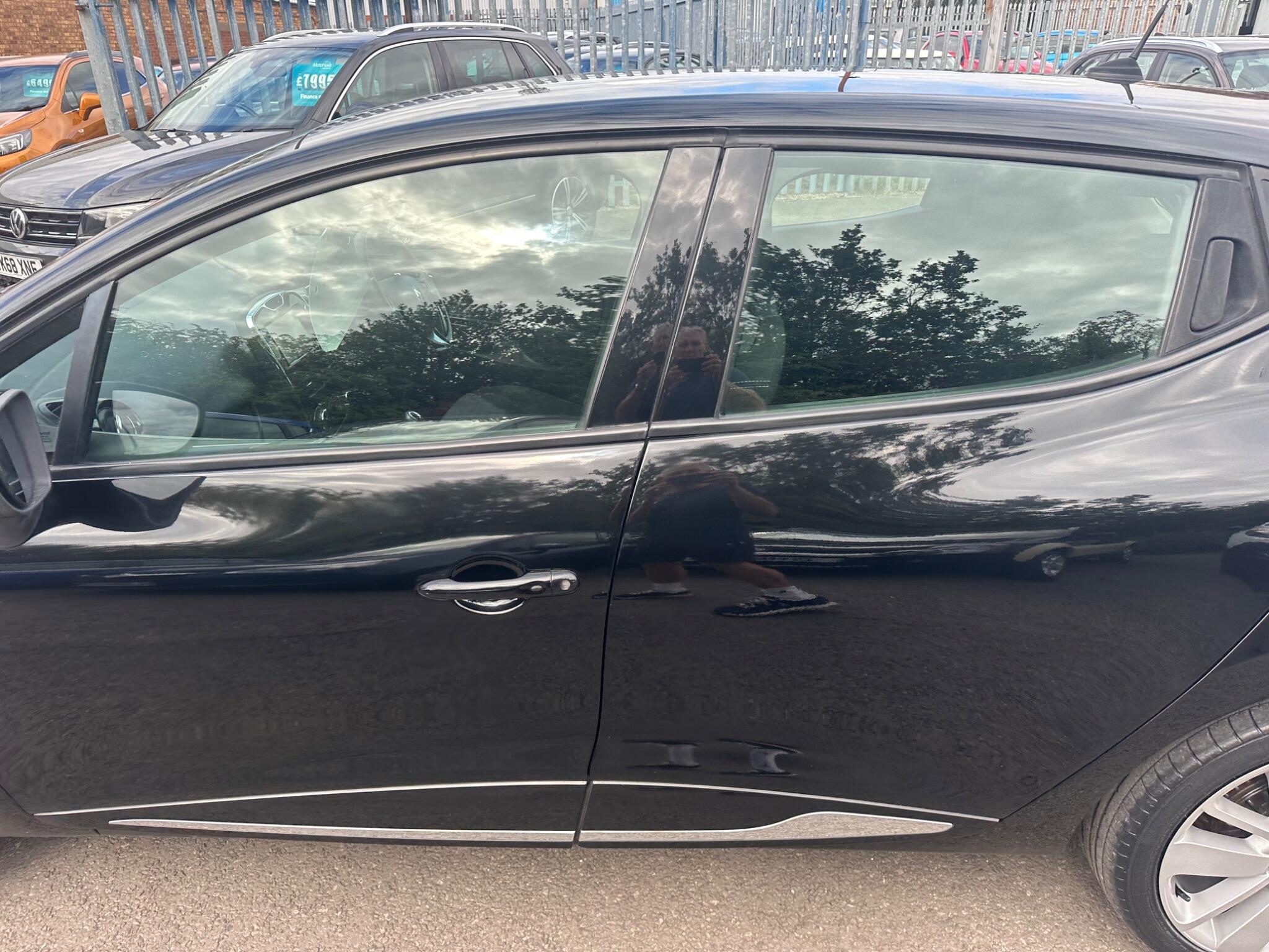 Renault Clio view 37