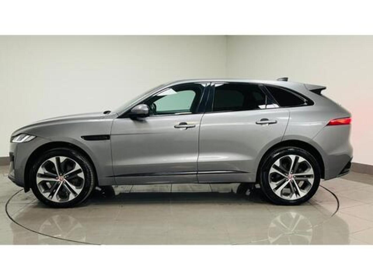 Jaguar F-Pace view 4