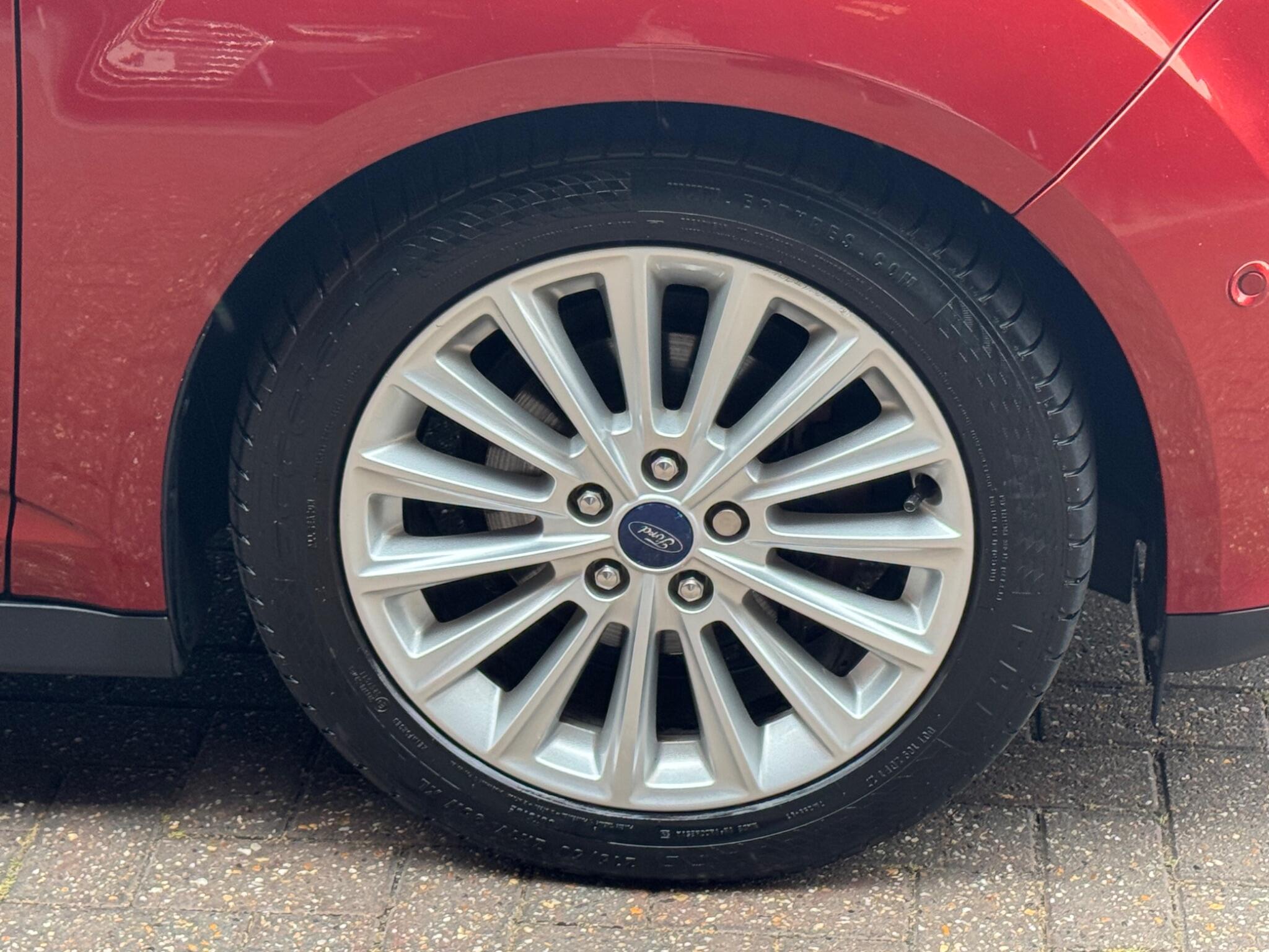 Ford C-Max view 23
