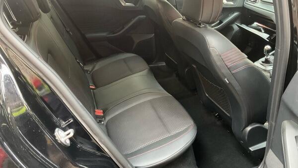 Ford Focus view 10
