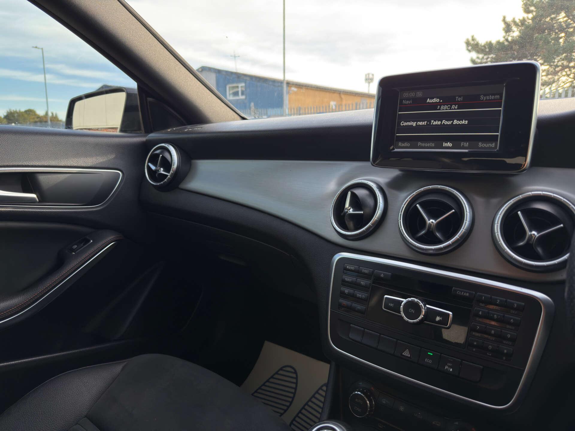 Mercedes-Benz Cla view 51