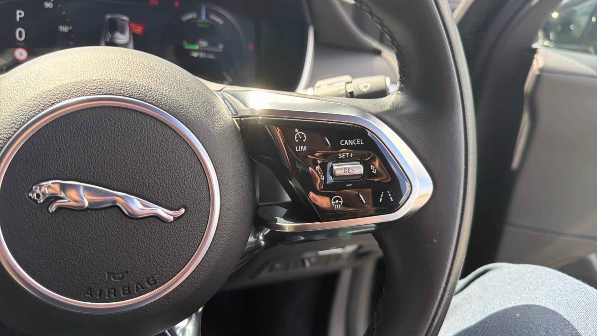 Jaguar I-Pace view 36