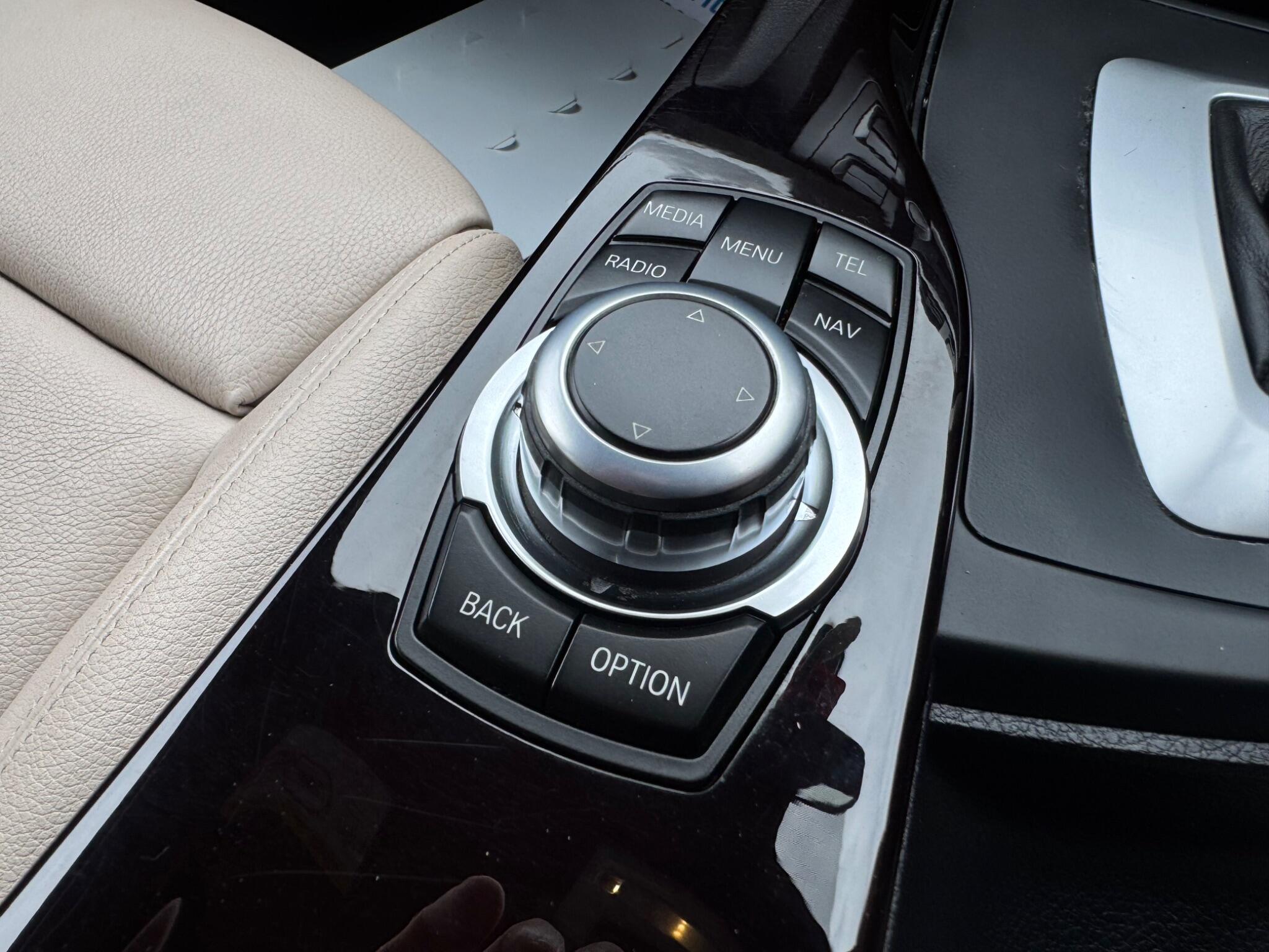 BMW 3 Series view 20