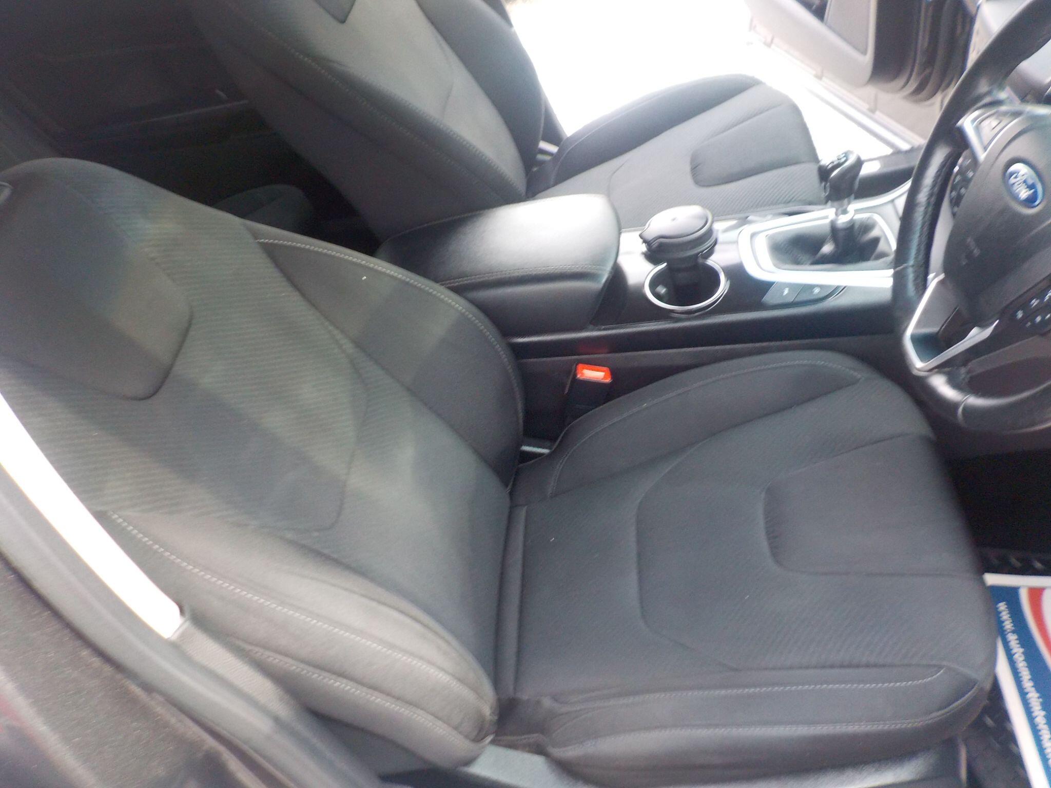 Ford Edge 2.0 TDCi Titanium AWD Euro 6 (s/s) 5dr