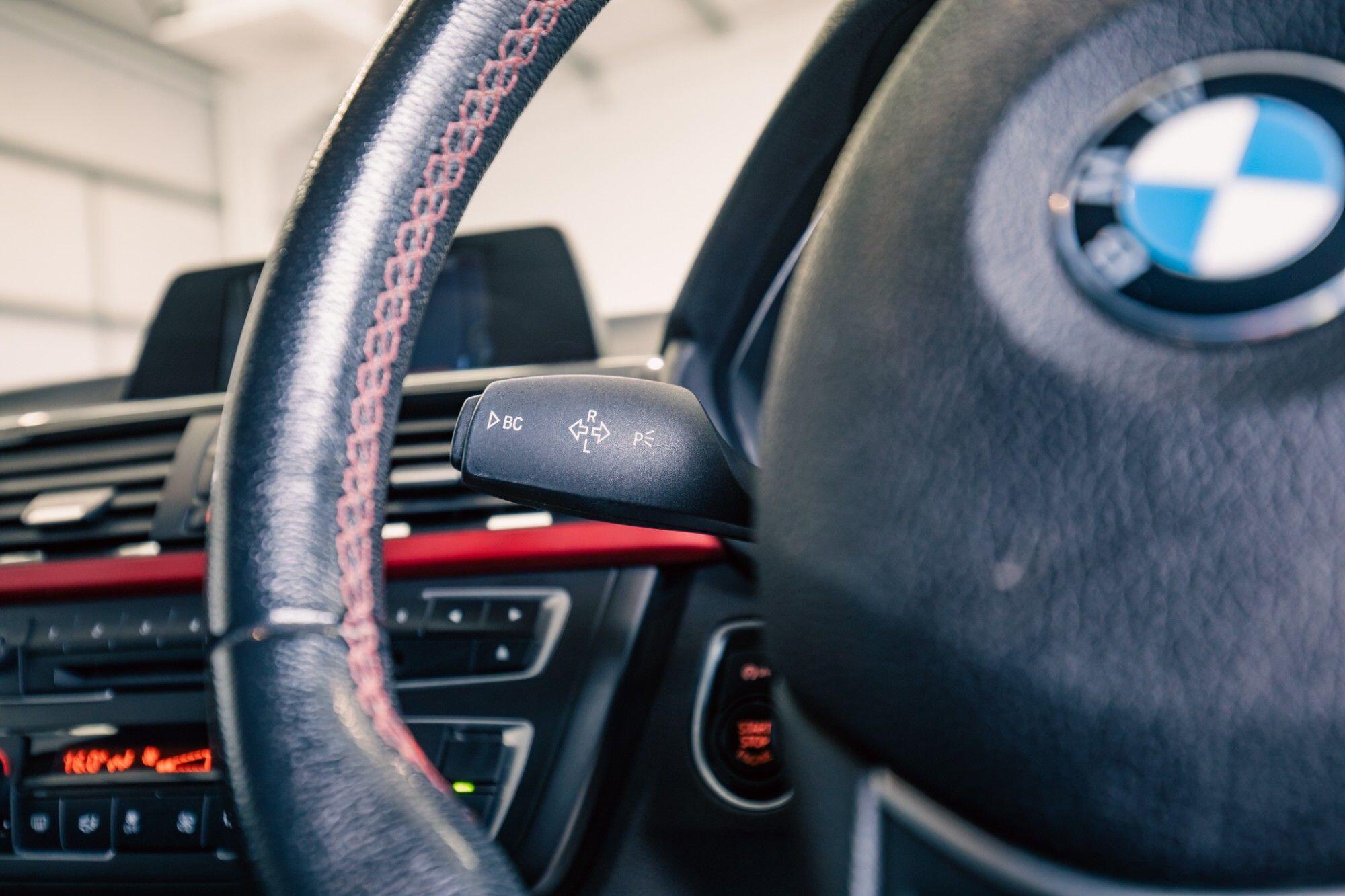 BMW 3 Series view 17