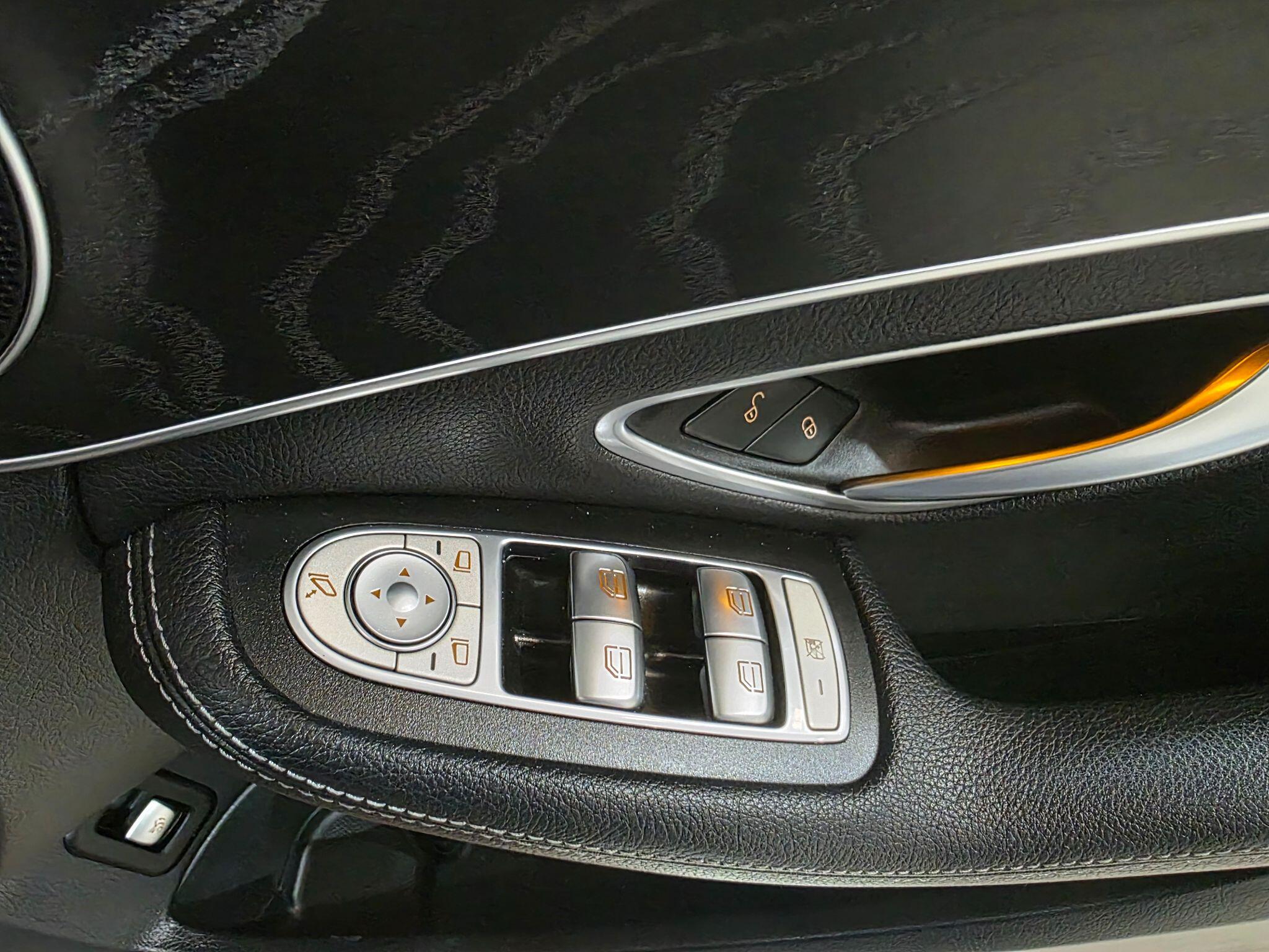 Mercedes-Benz C Class view 15