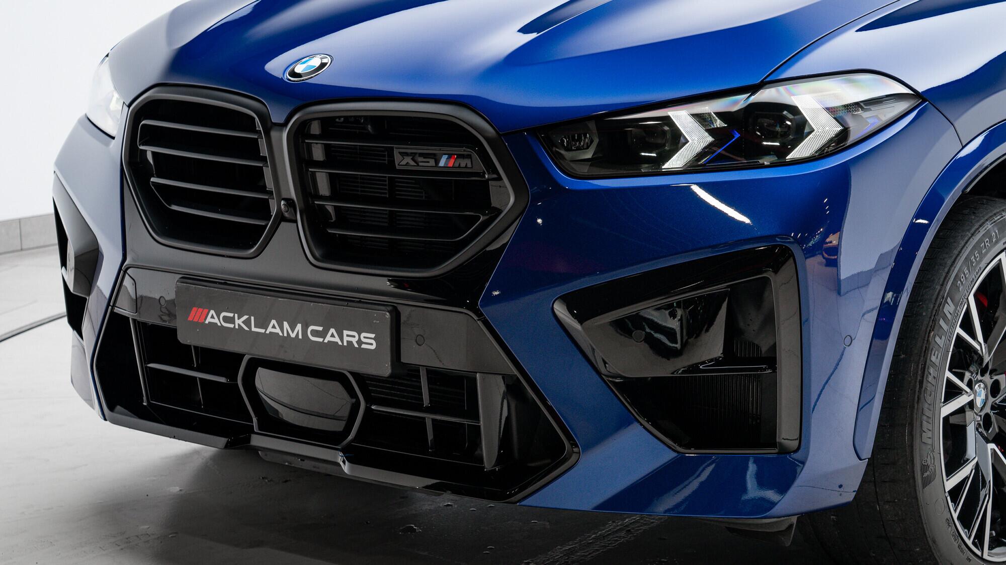 BMW X5 M view 9
