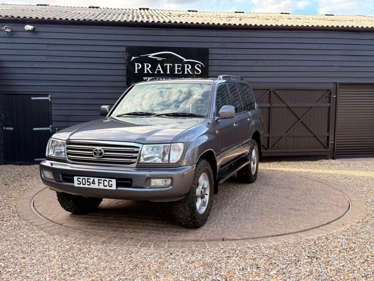 Toyota Land Cruiser view 2