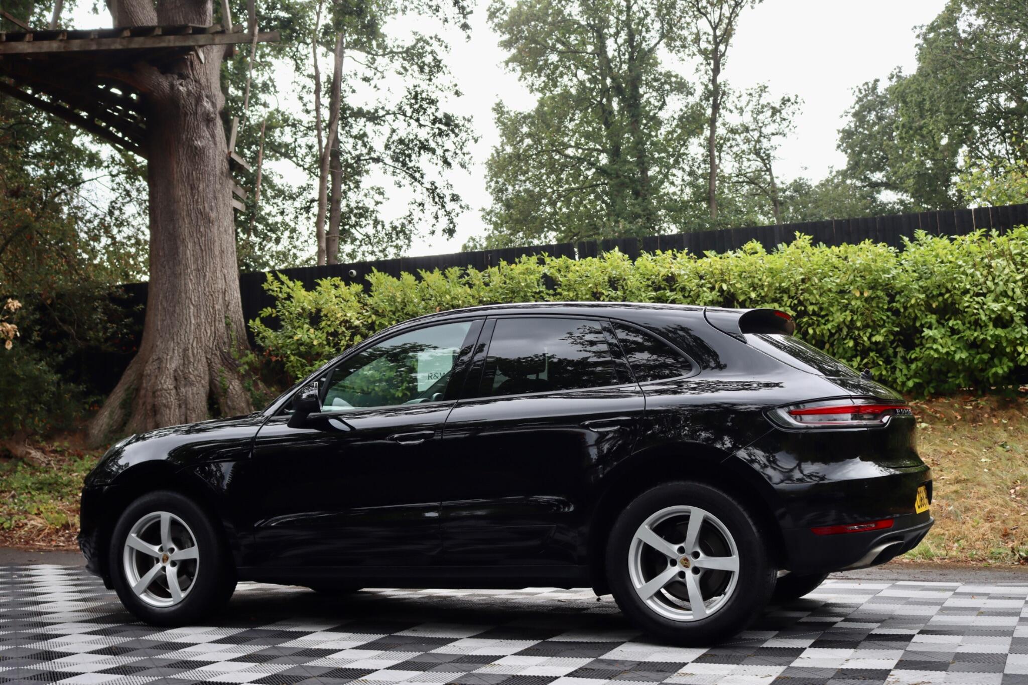 Porsche Macan view 33