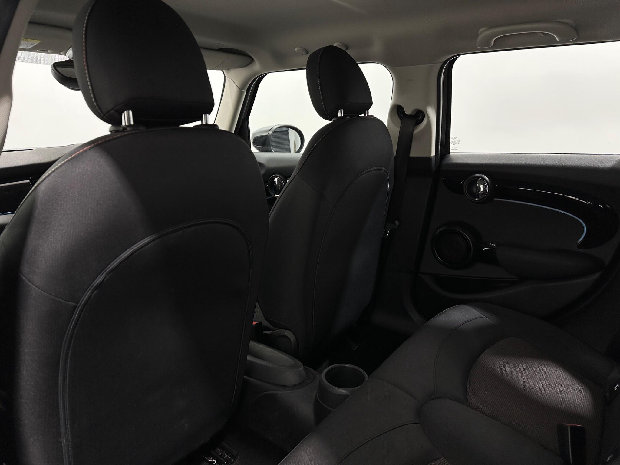 Mini Cooper view 36