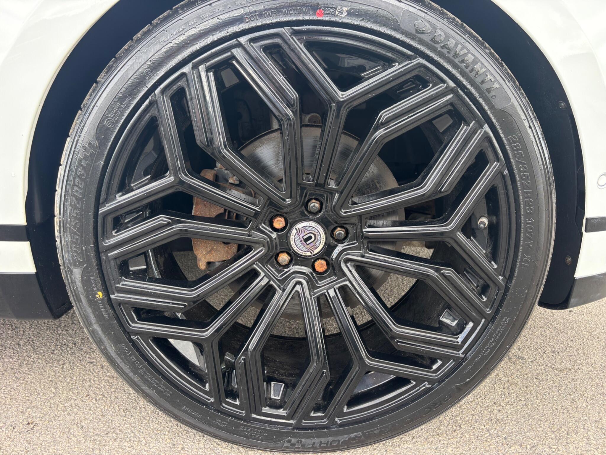 Land Rover Range Rover Velar view 11