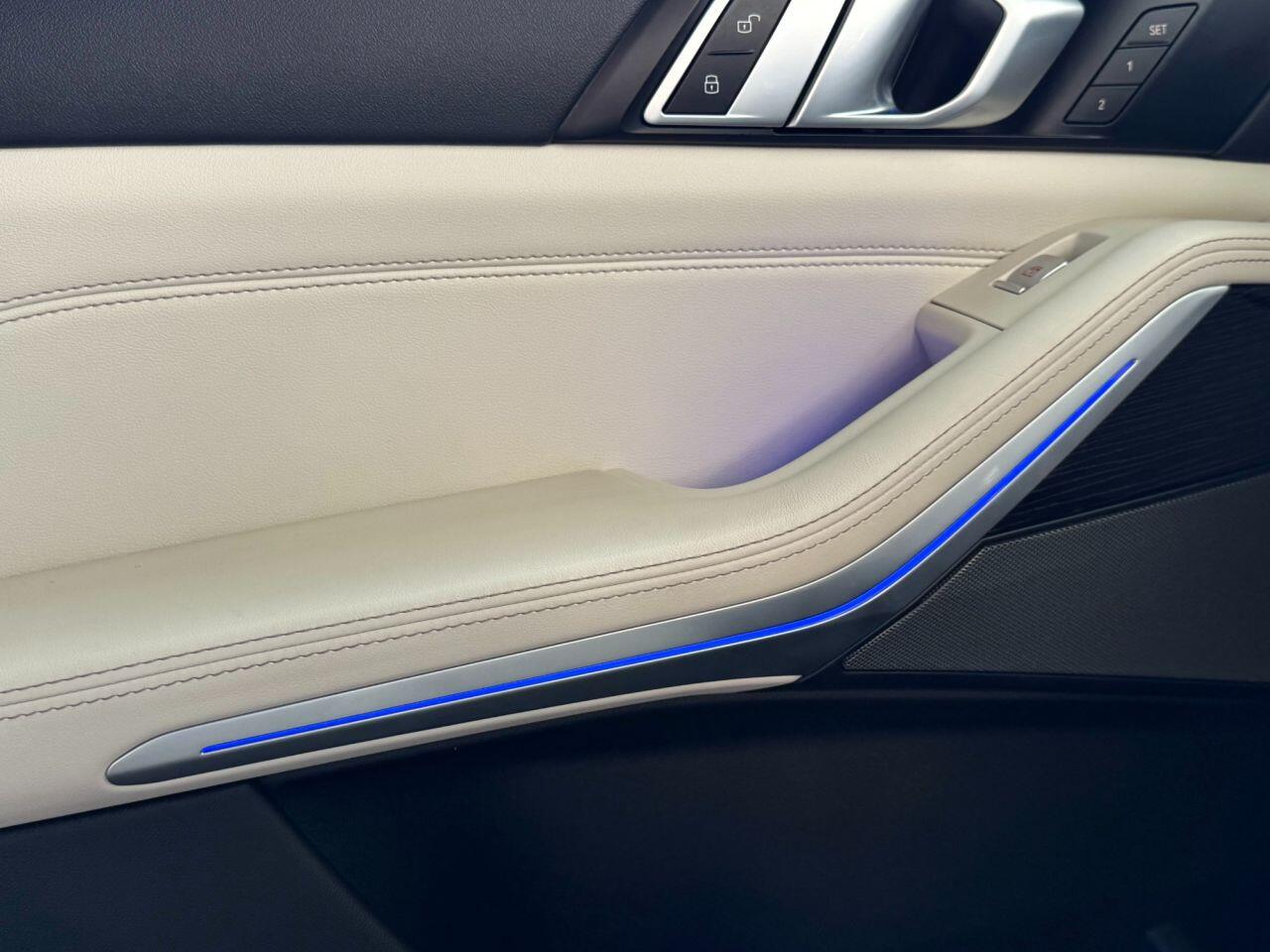 BMW X7 view 30