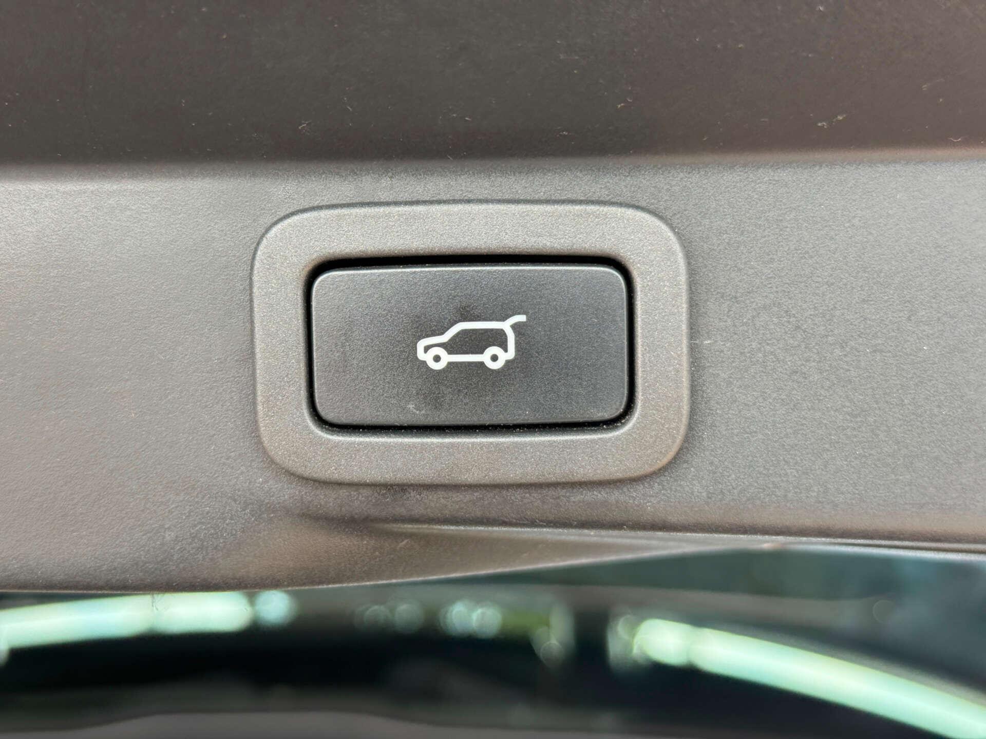 Land Rover Range Rover Sport view 34
