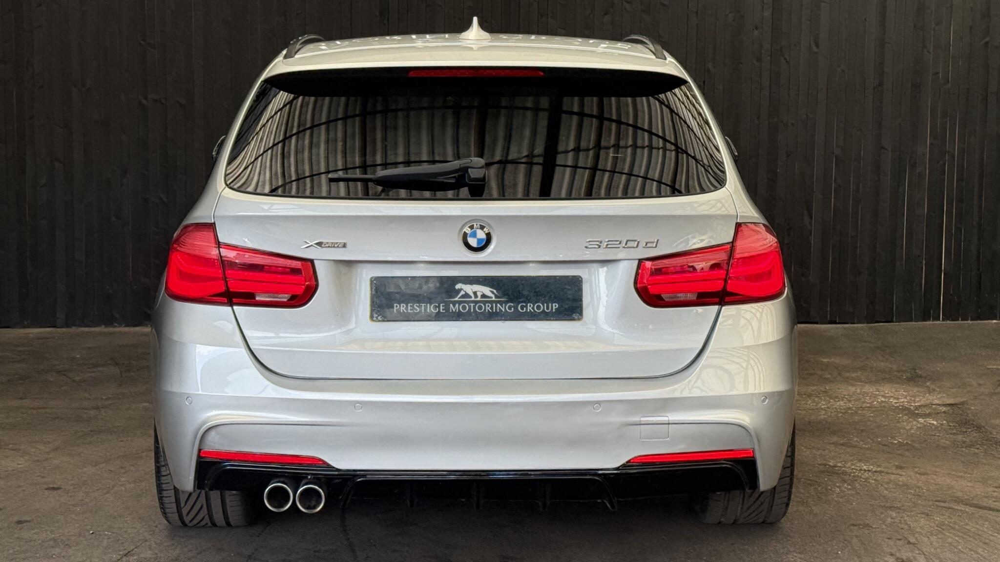 BMW 3 Series view 18