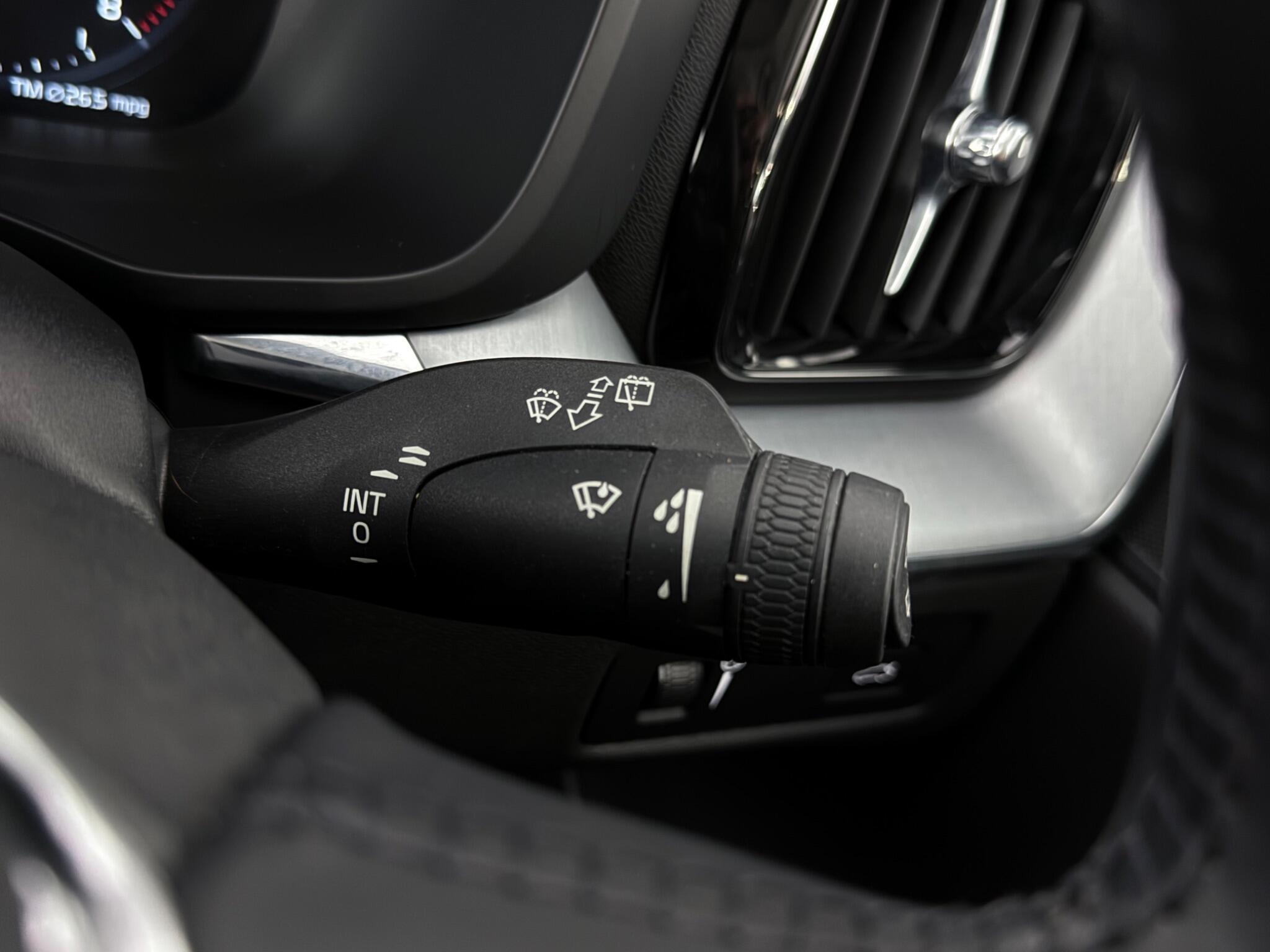Volvo XC60 view 15