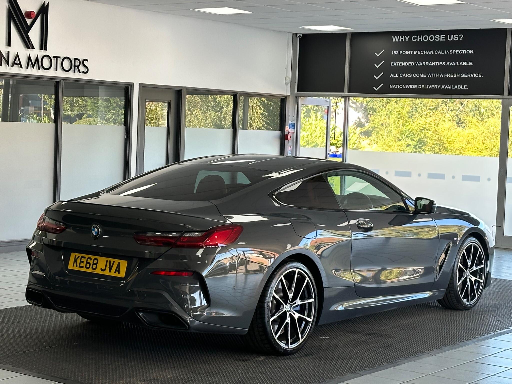 BMW 8 Series view 13