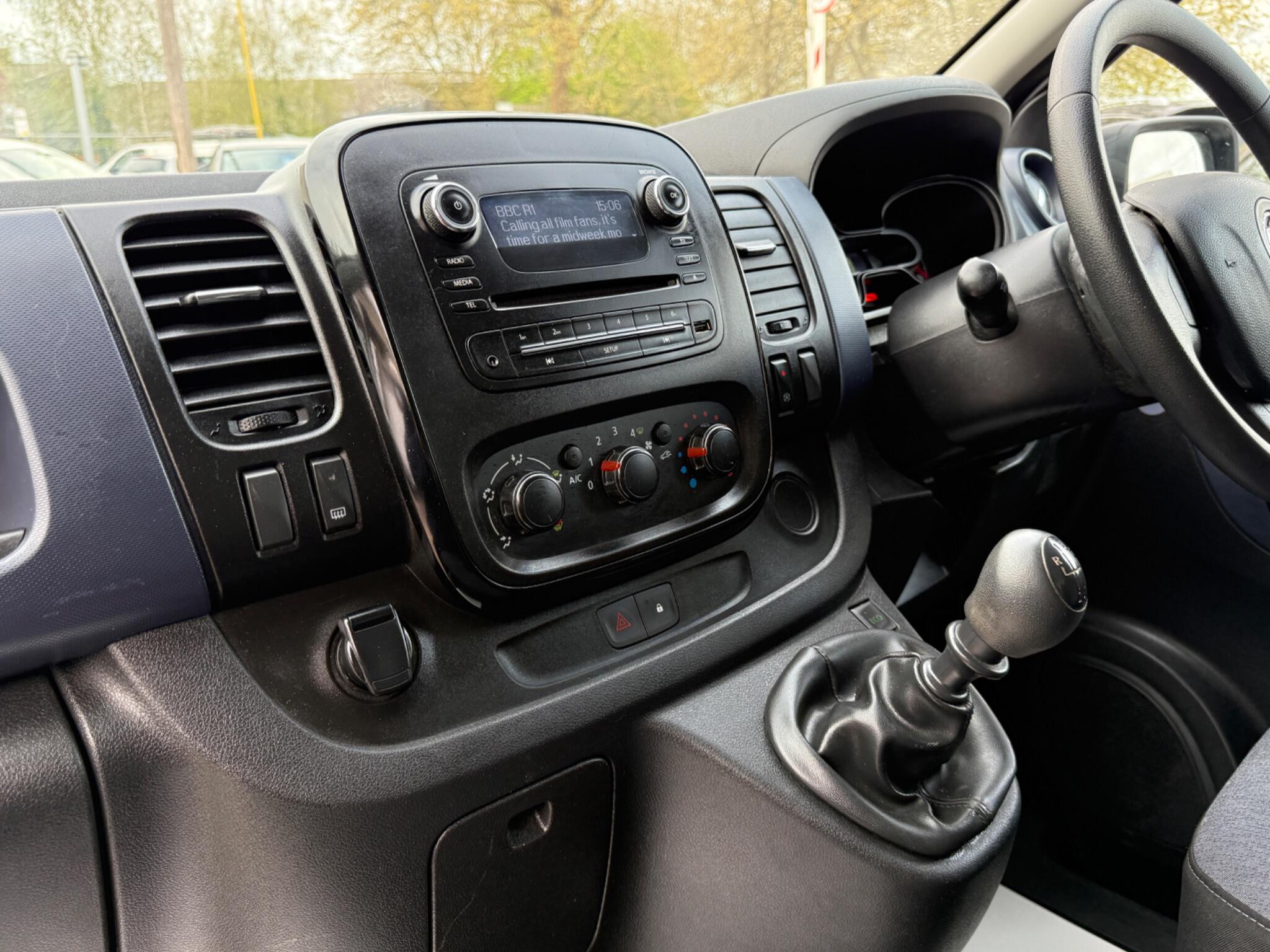 Vauxhall Vivaro - Image 56