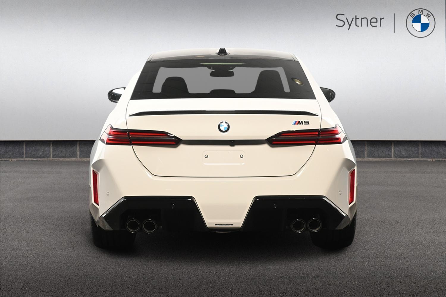 BMW M5 view 15