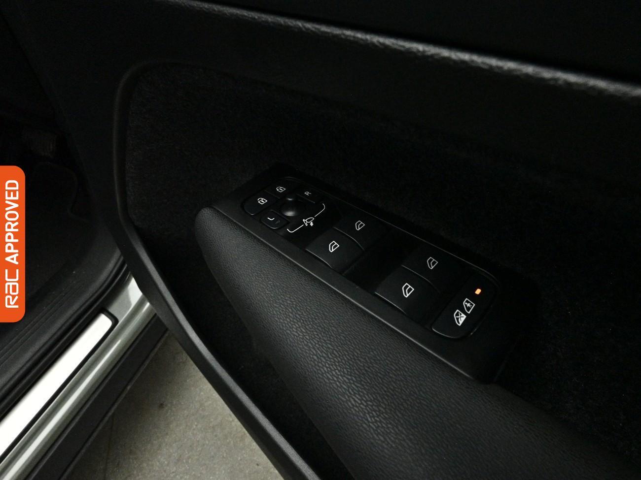 Volvo C40 view 25