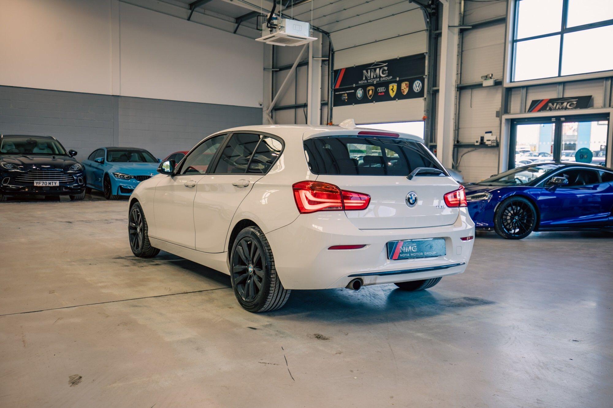 BMW 1 Series view 25