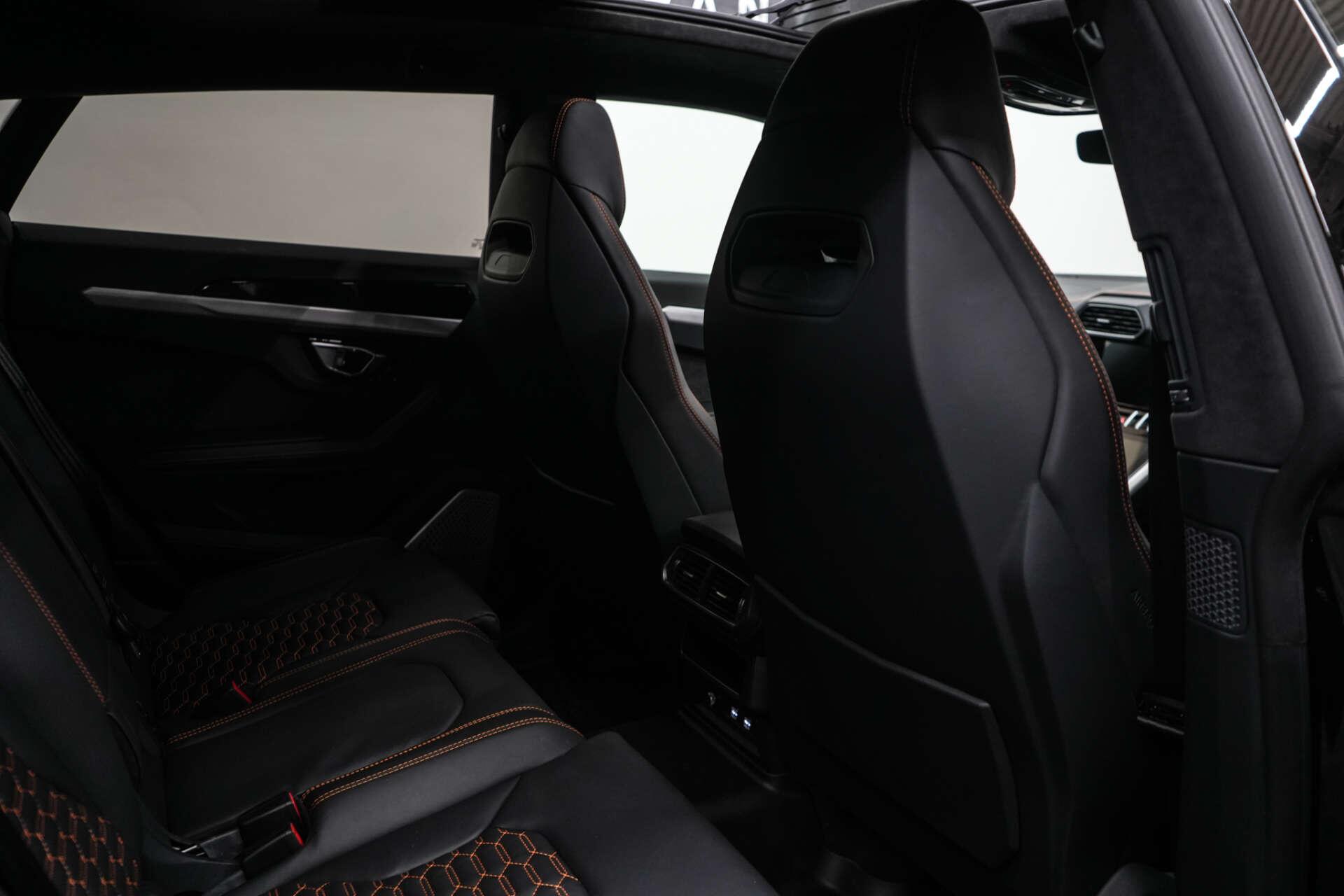 Lamborghini Urus view 42