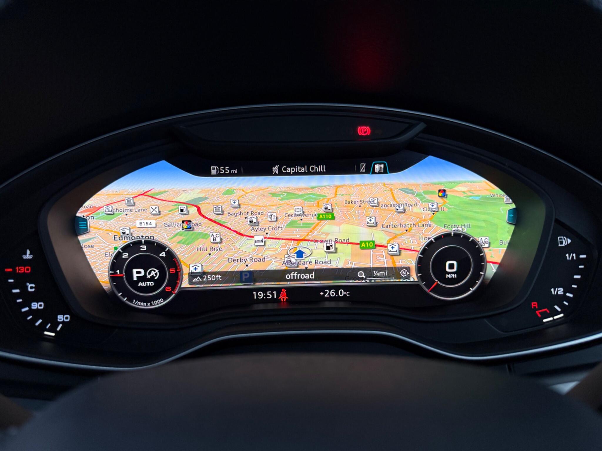 Audi Q5 view 16