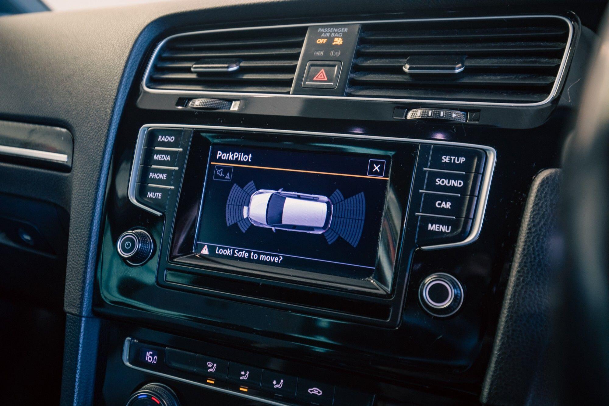 Volkswagen Golf view 16