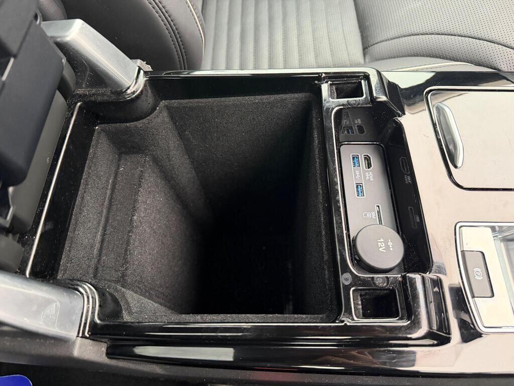 Land Rover Discovery view 53