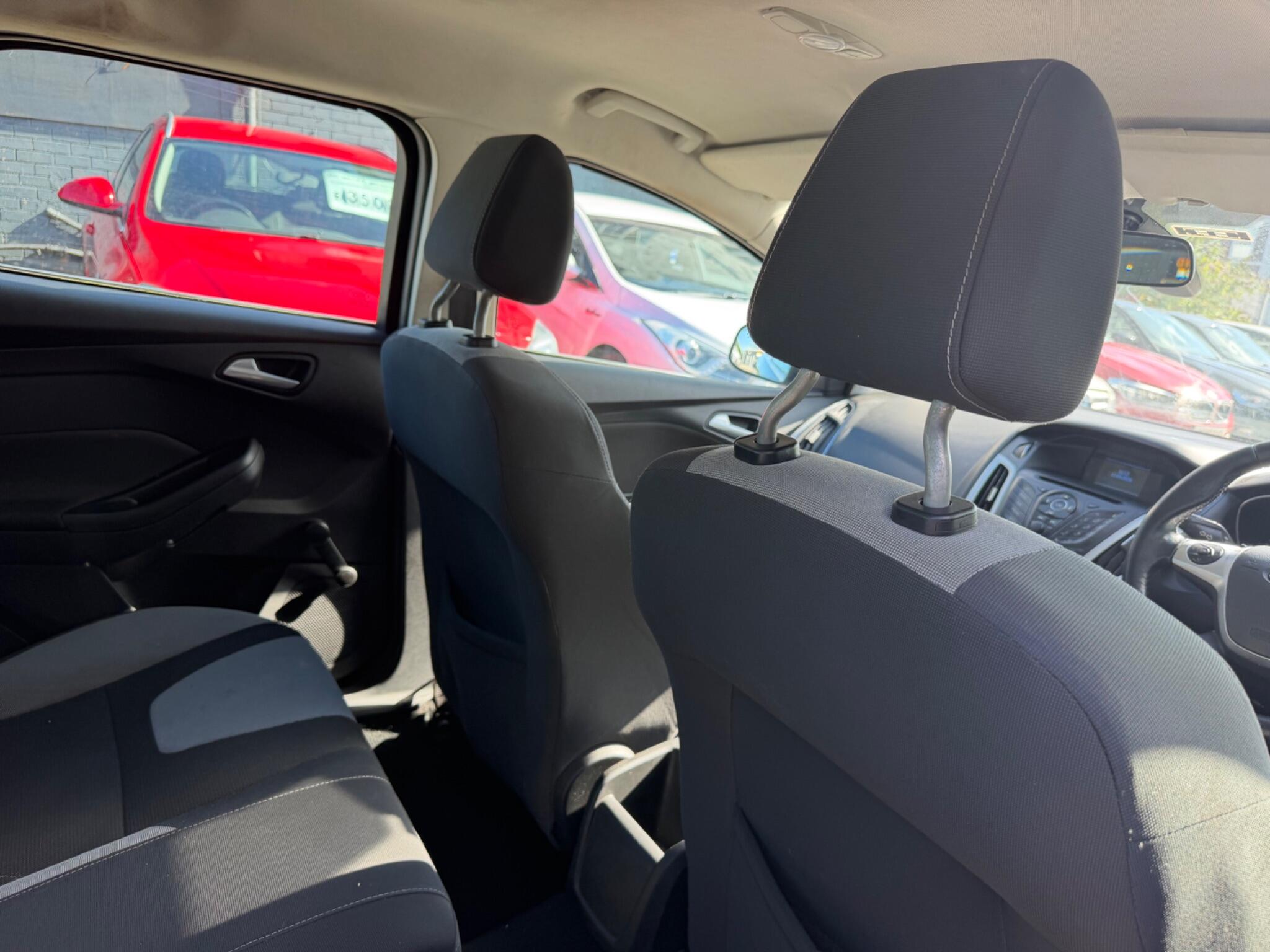 Ford Focus view 21