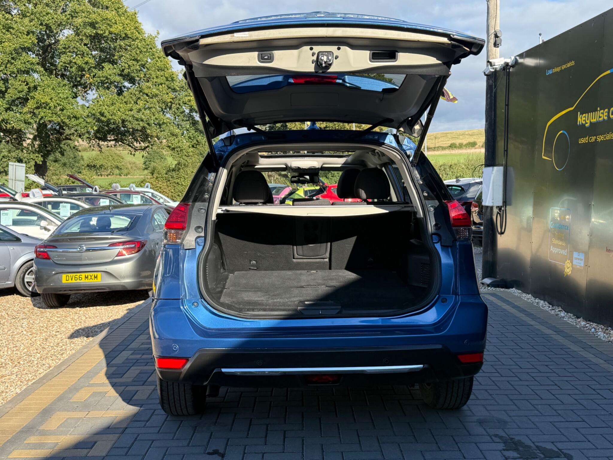 Nissan X-Trail view 27