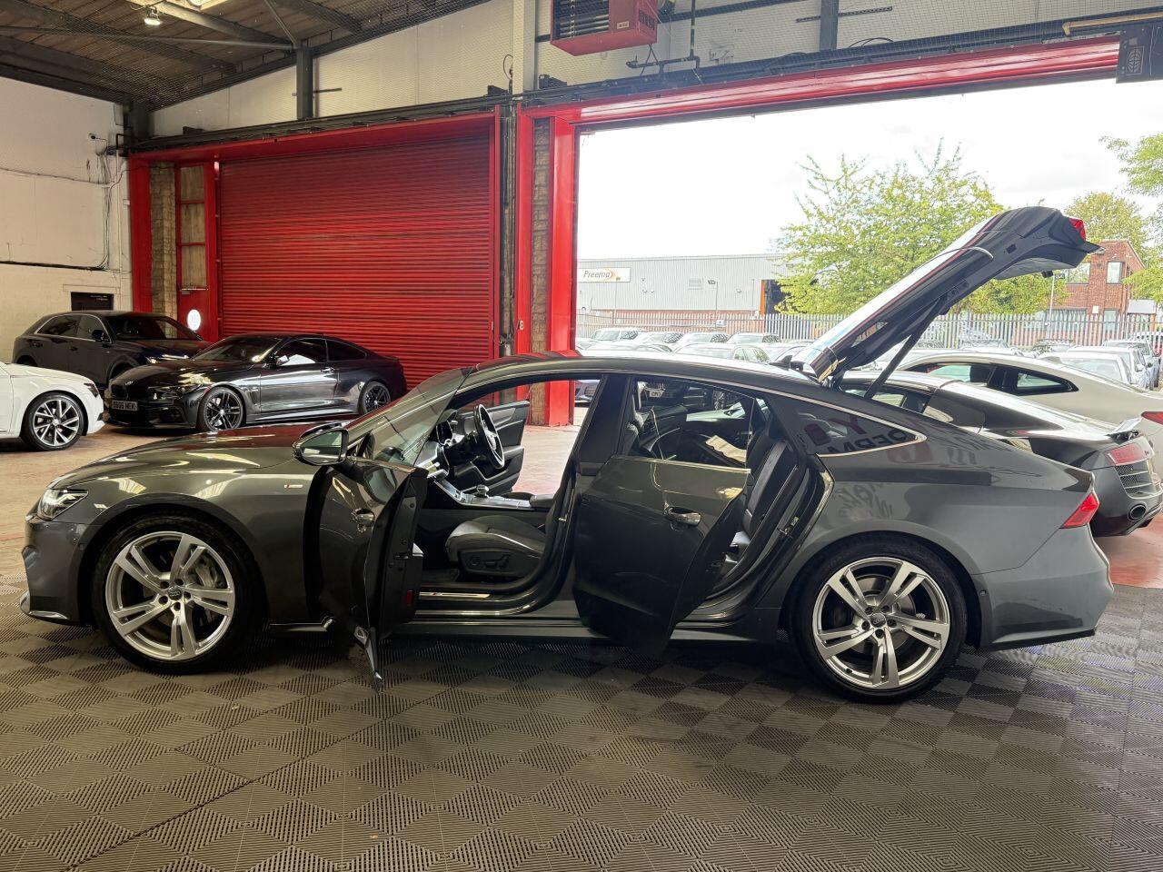 Audi A7 view 13