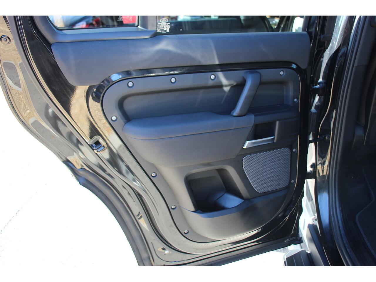 Land Rover Defender view 34