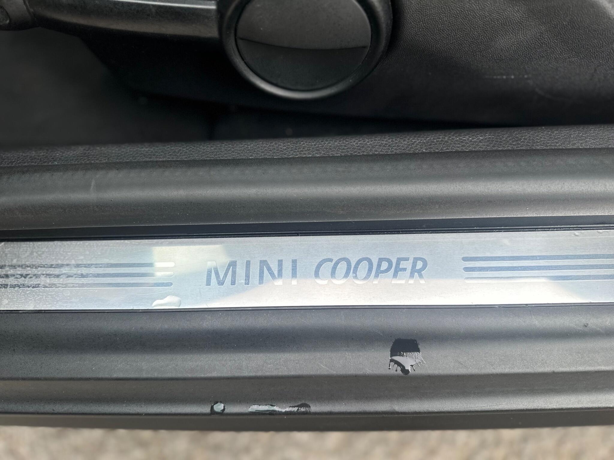 Mini Hatch view 51