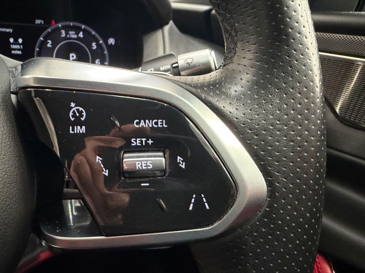 Jaguar Xe view 40