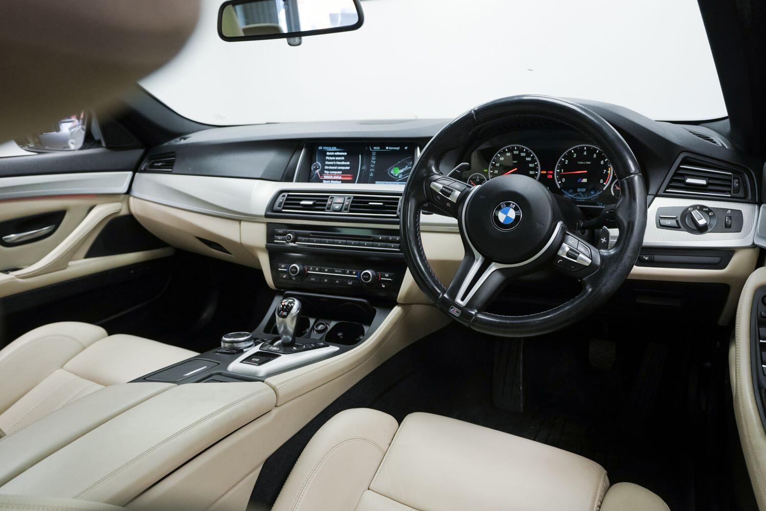 BMW M5 view 11