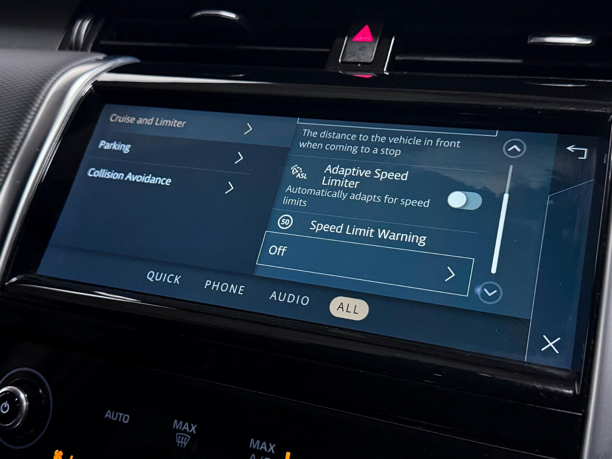 Land Rover Discovery Sport view 50
