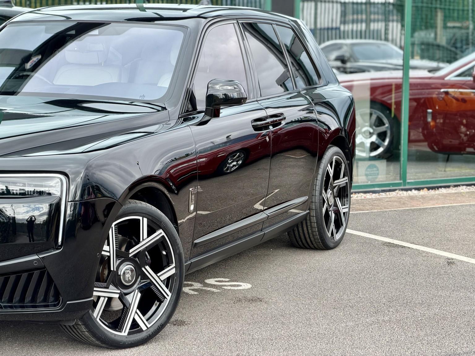Rolls-Royce Cullinan view 24