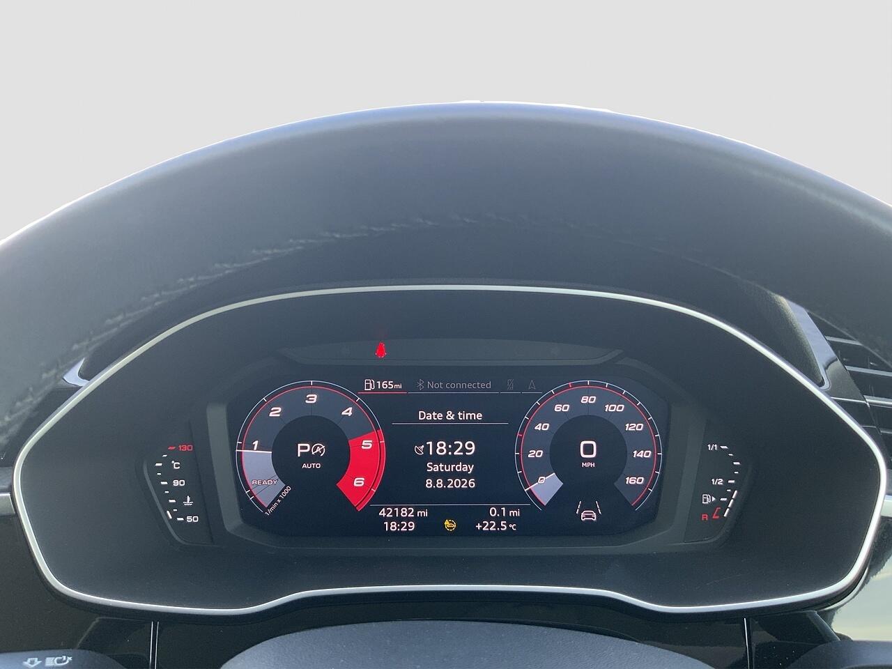 Audi Q3 view 25