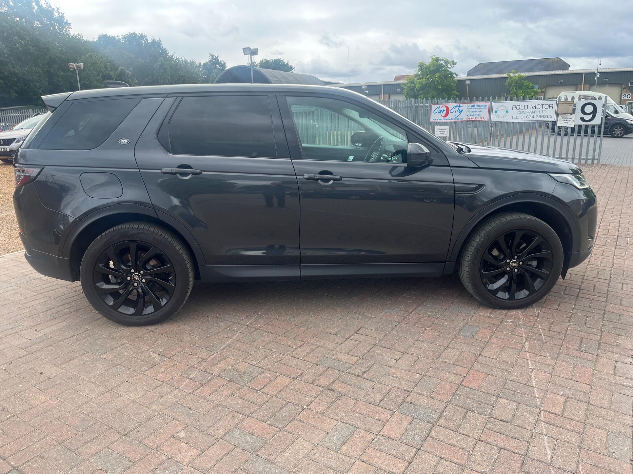 Land Rover Discovery Sport view 2