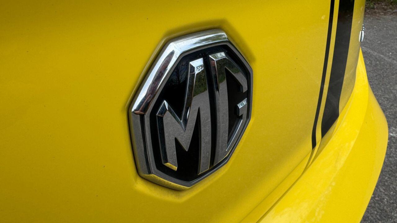 MG MG3 view 38