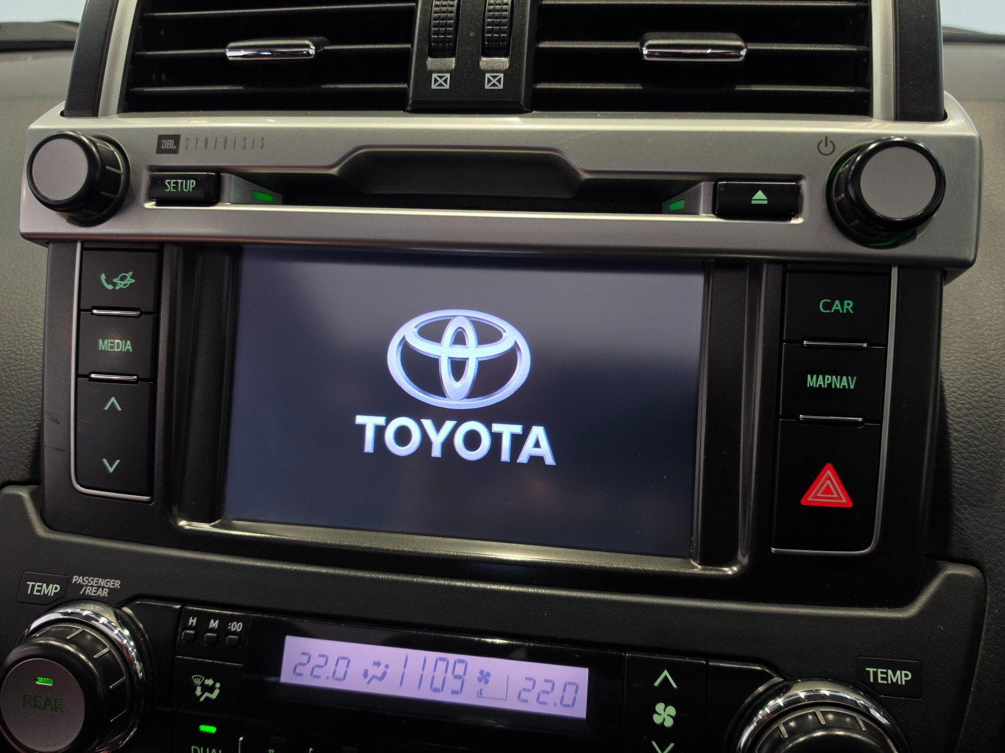Toyota Land Cruiser view 118