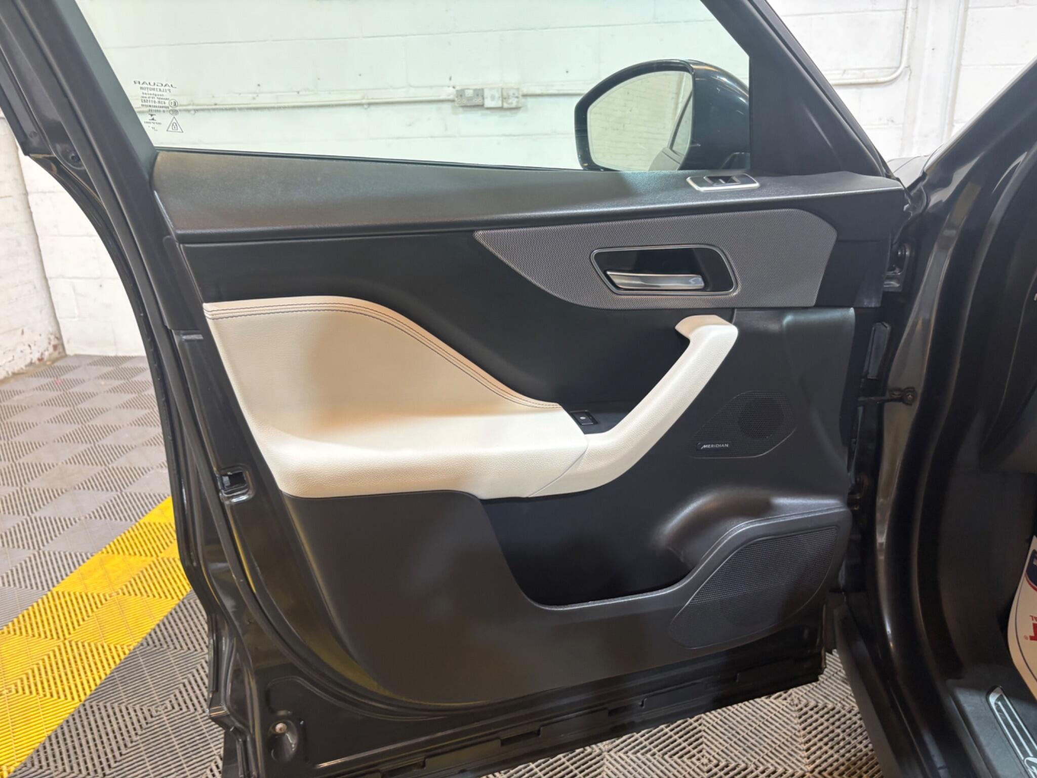Jaguar F-Pace view 43