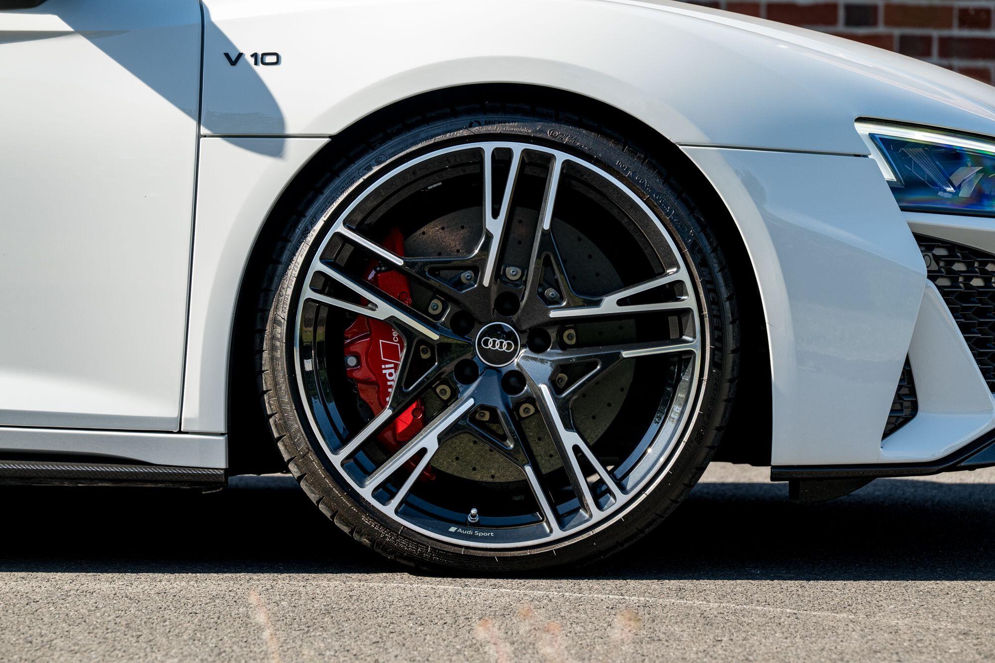 Audi R8 view 38