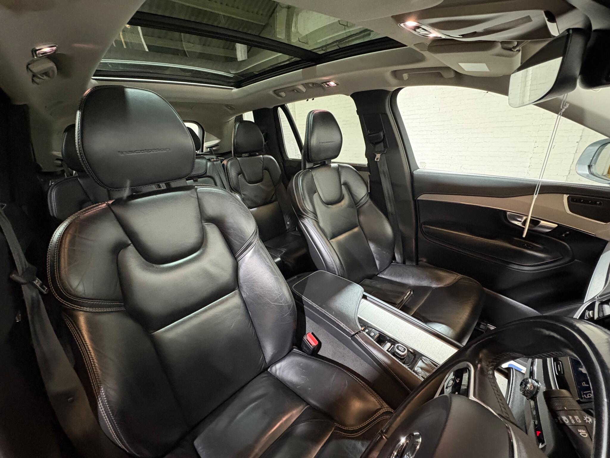 Volvo XC90 view 8