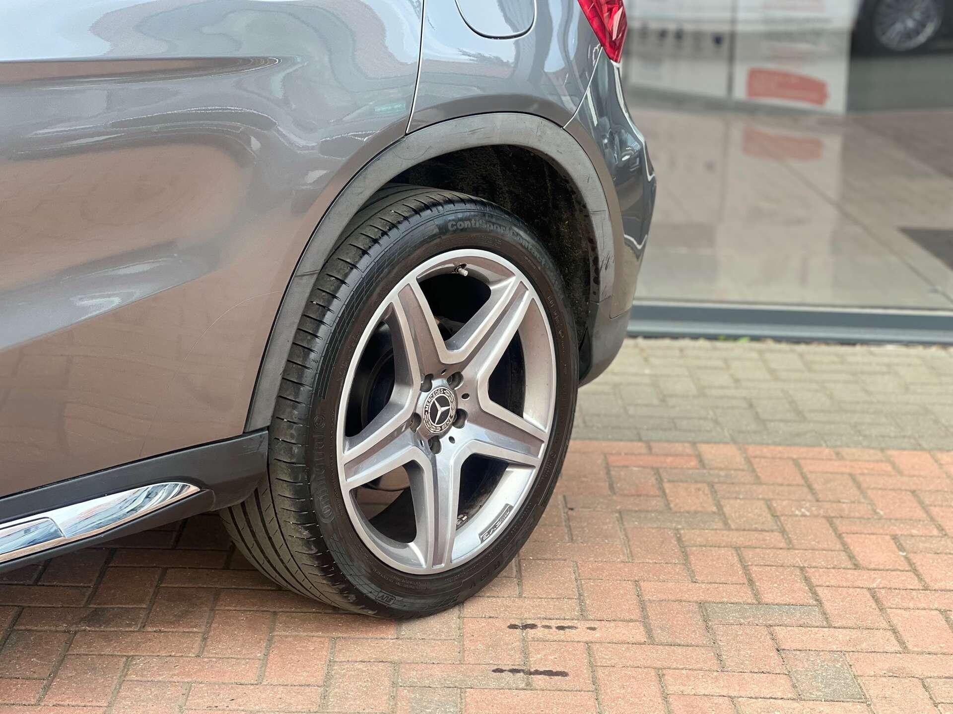 Mercedes-Benz GLA view 55