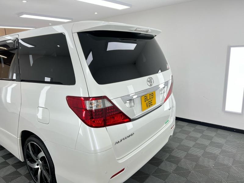 2009 Toyota Alphard image 9