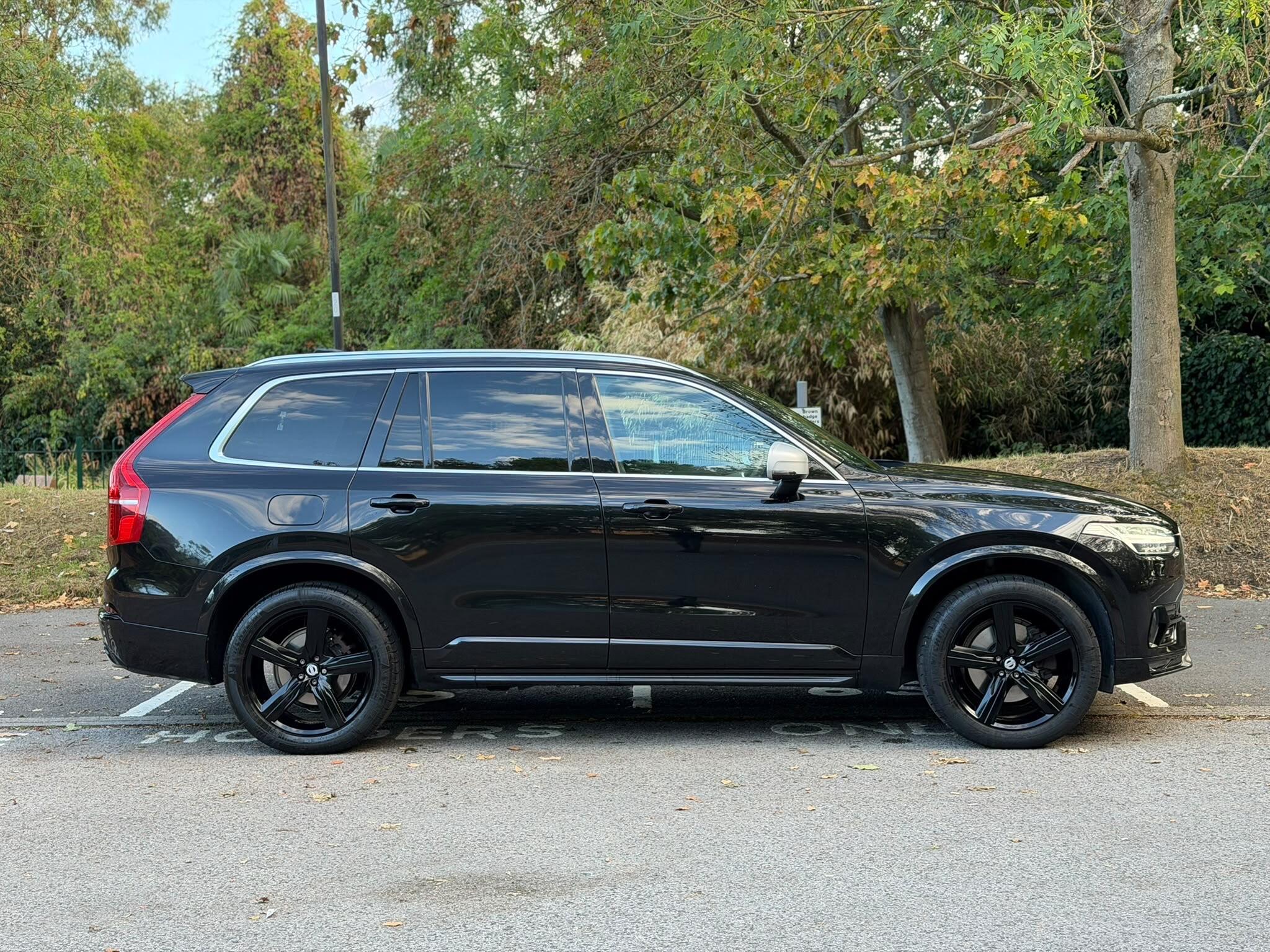 Volvo XC90 view 2
