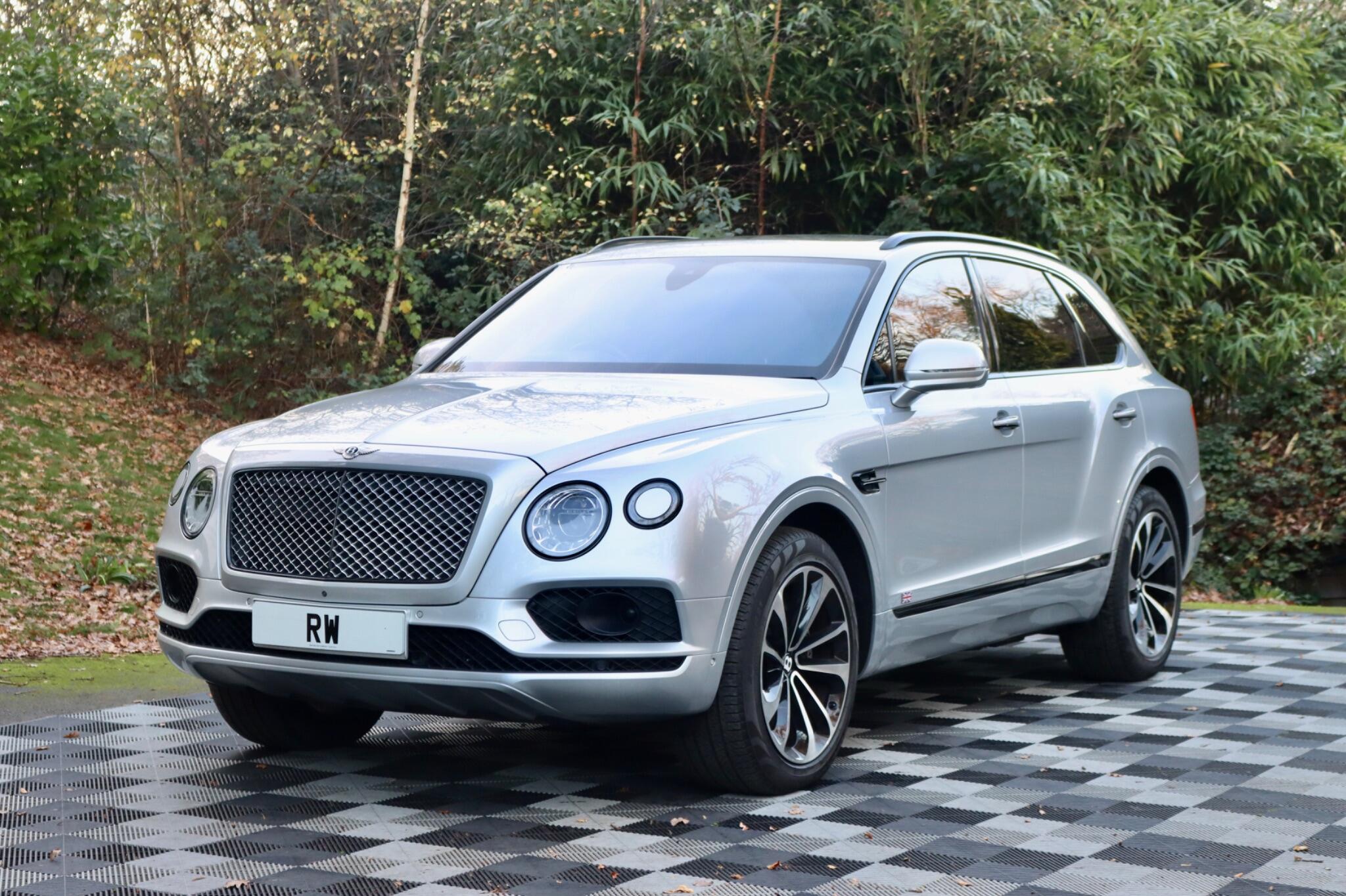 Bentley Bentayga view 27