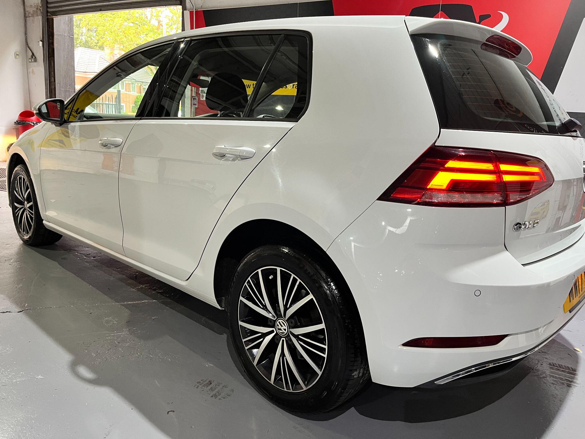 Volkswagen Golf view 77
