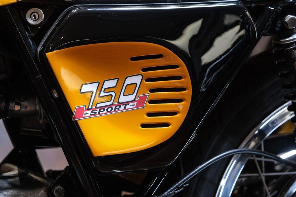 Ducati 750 view 27